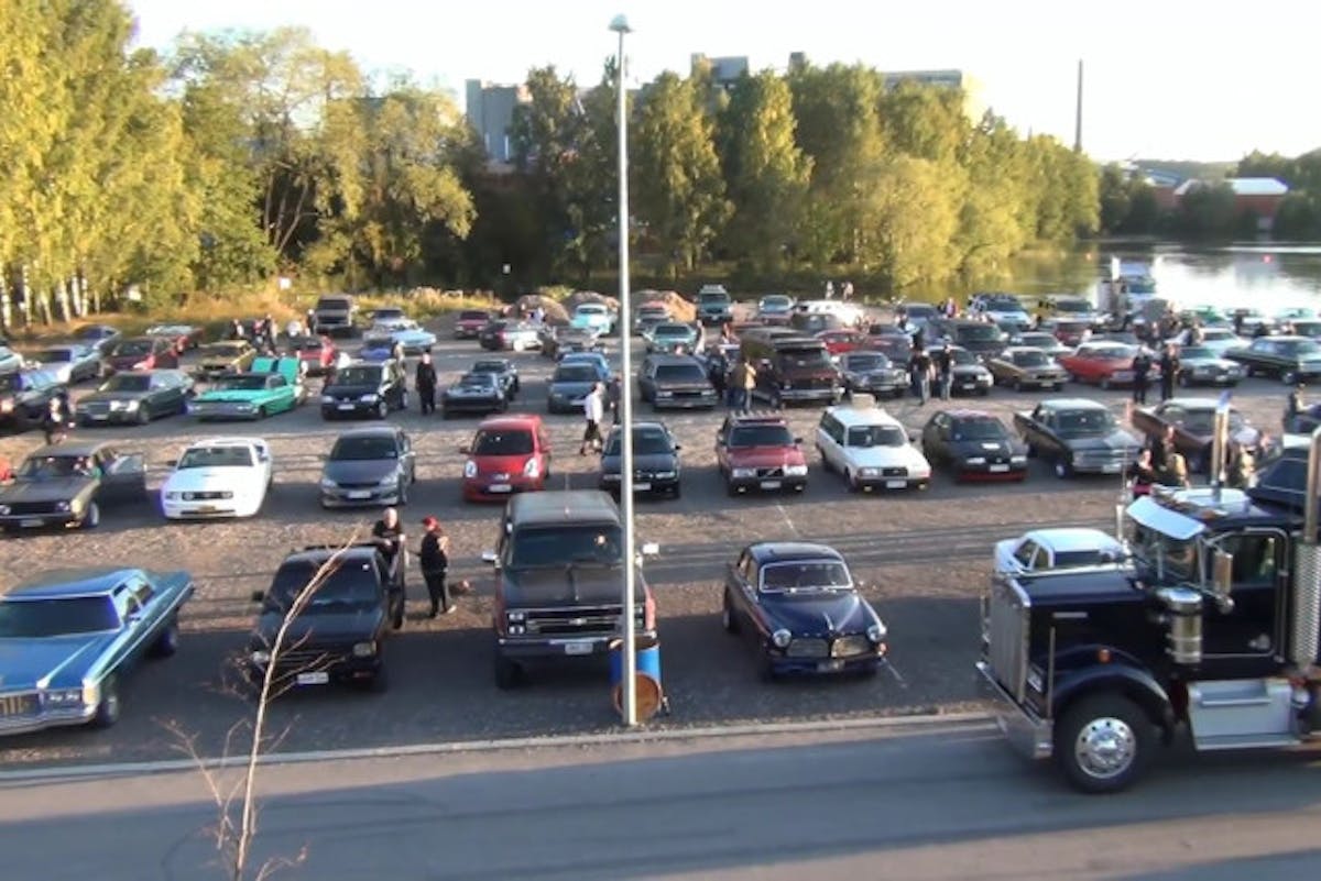 Car shows are popular everywhere. Lahti, Finland is a hot spot. Images from screenshots.