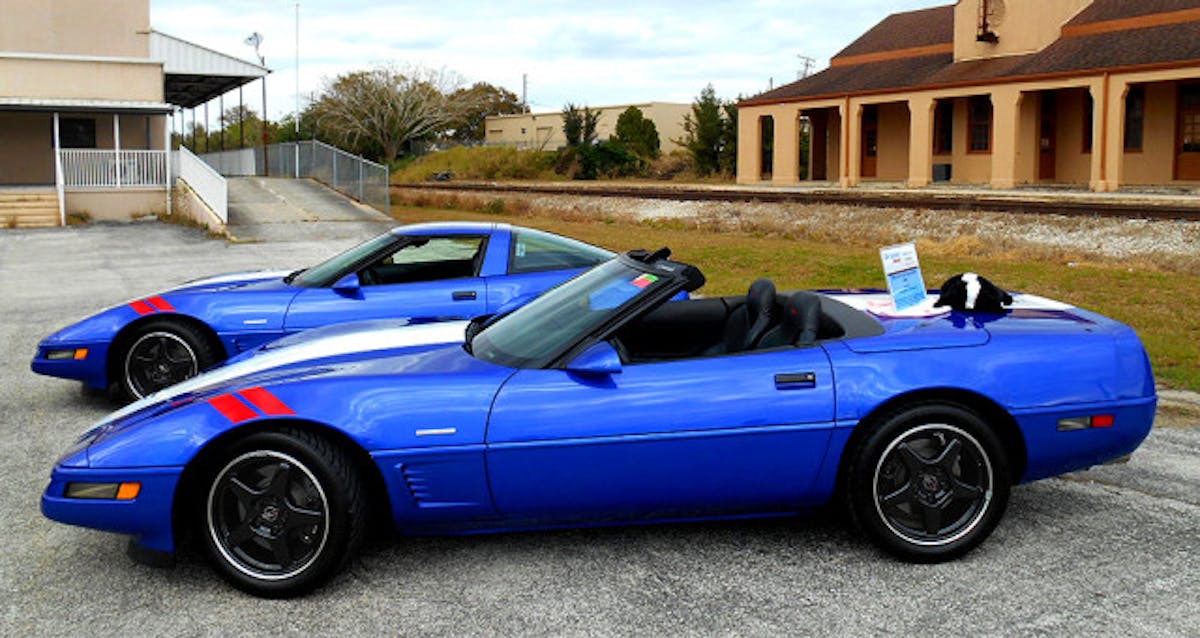 The Roadster Grand Sports have slightly less wide tires and no flare over the rear wheel well opening.