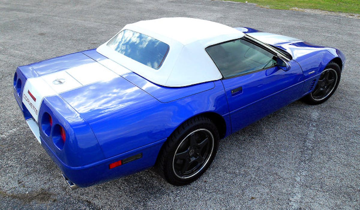 The white convertible top accents well with the rest of the car. The ZR-1-style wheels were not open options and were only used on the ‘96 Grand Sport and the Collector Edition Corvettes. The 5-spoke ZR-1-style wheels were painted matching “Sebring Silver” on the Collector Edition. 