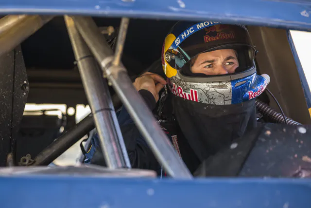 Bryce Menzies3 - Garth Milan.Red Bull Content Pool