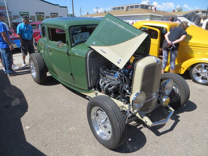 Classic Intrument's Pro's Pick- Lane Pinnow of Cascade, Colorado, Green ‘32 Ford 5 window.