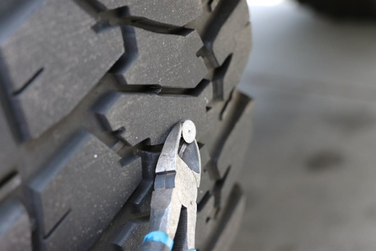 003-Preparation-Tire-Plug