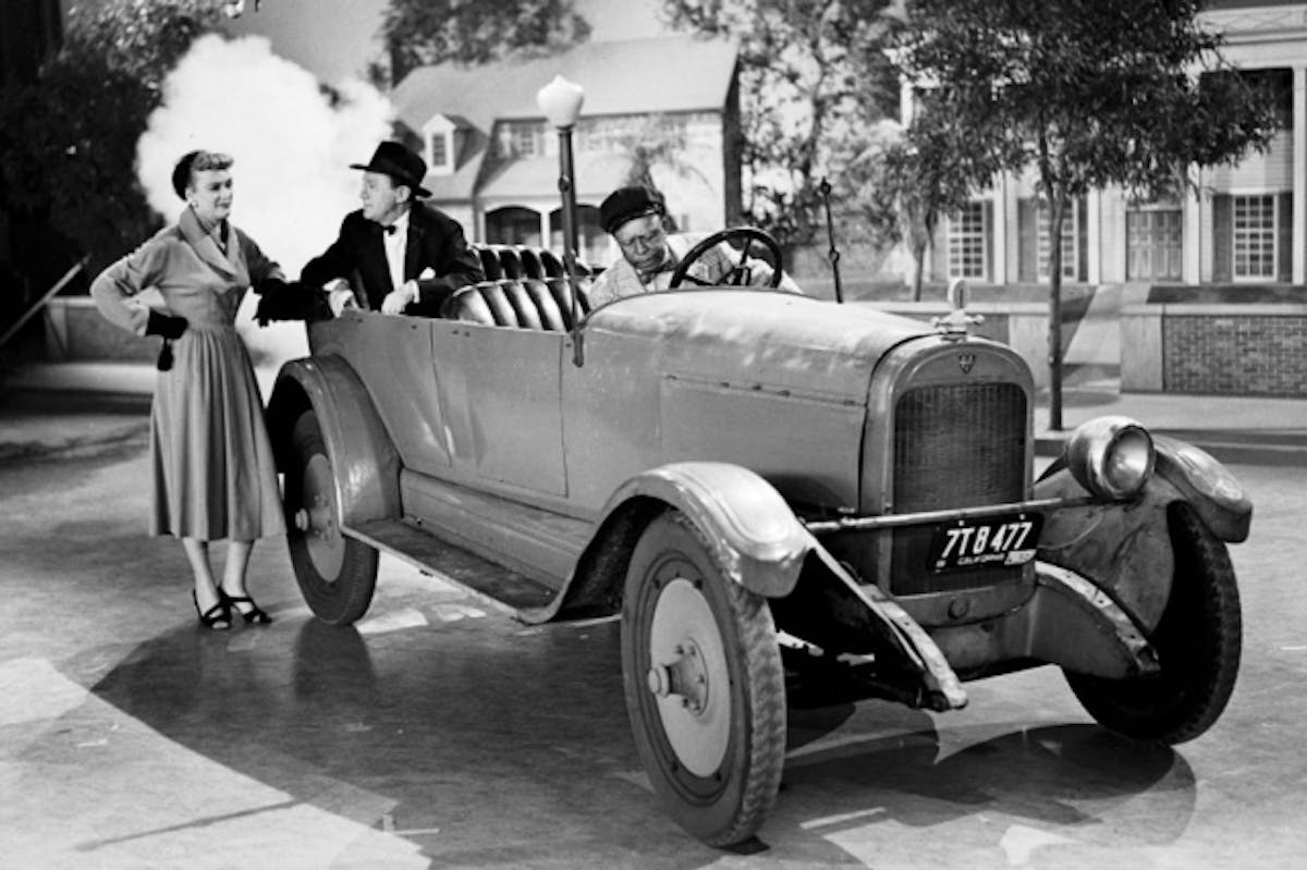 Jac-Benny-1923-Maxwell-on-set