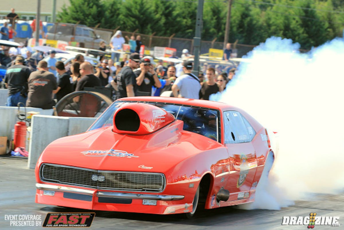 In Pro Mod round two Jim Halsey faced off with Jim Bersani who went red giving Halsey the go ahead win. He went down with a 3.92 at 195, a nice run for him. He will face Chris Rini in the semis.