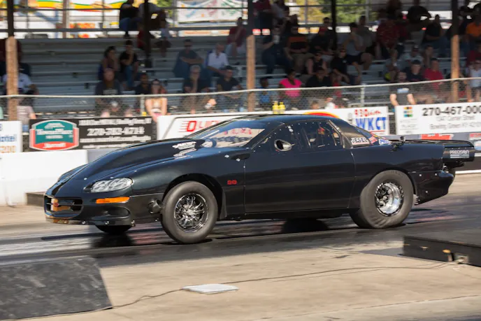 Anthony Manna set the Drag Radial class record with a booming 4.39 pass in the semi-final round. If Manna can defeat Andy Essary in the final round he will be the 2016 Drag Radial champion.