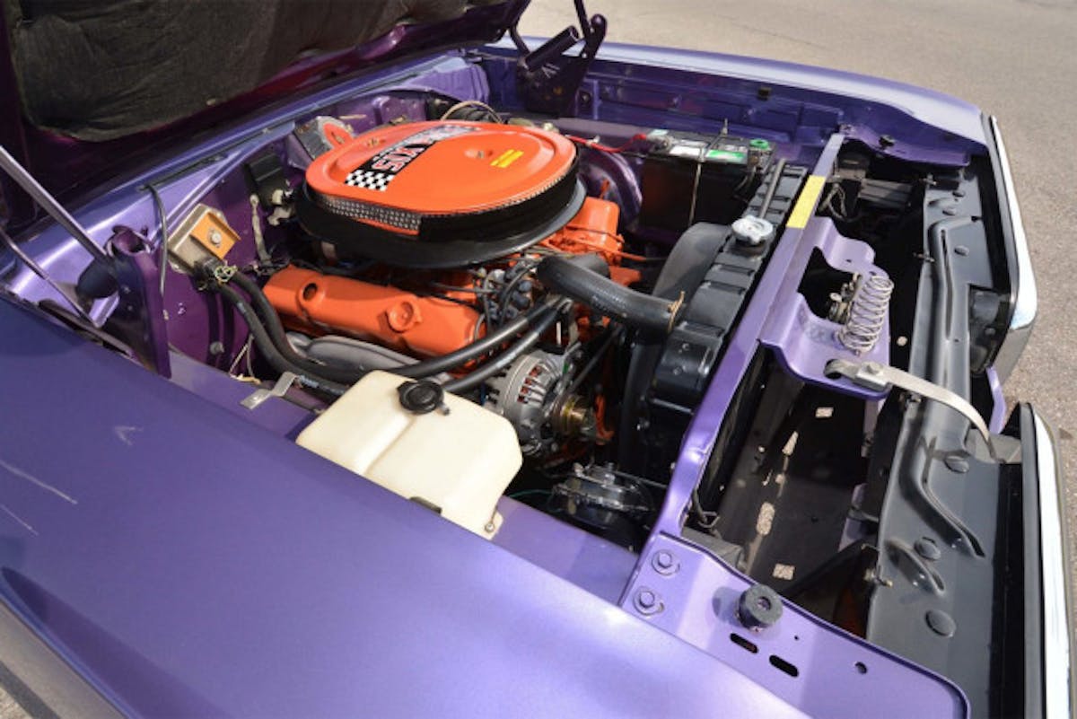 Although the Super Bee could be optioned with the legendary 426ci Hemi V8, relatively few buyers opted for it as it raised the price of the car by a hefty 33%. Considering the Super Bee was intended as a budget performance model, that jump in price was somewhat incongruous with the original intention of the car. Images: Mecum