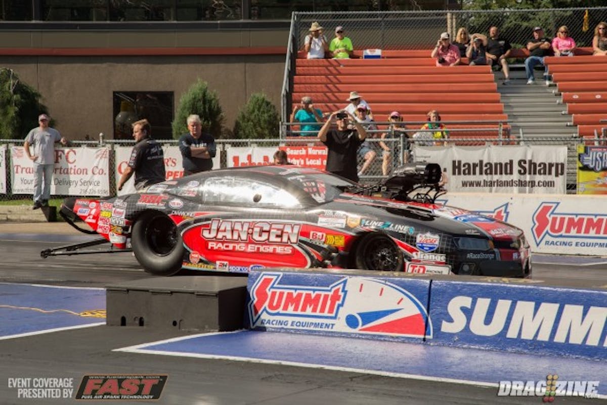 Mike Janis made it into the Outlaw Pro Mod show as an alternate, and did everything he could to make it to round two against Dwayne Wolfe. Both Janis and Wolfe ran identical 5.96 elapsed times to the hundredth, but Wolfe’s better reaction time earned him the win.