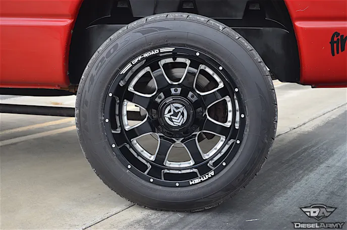 Nnitto 420S tires seem to be the hot ticket is diesel drag racing. WRapped around Anthem wheels, they set the race ready tone of the truck. 