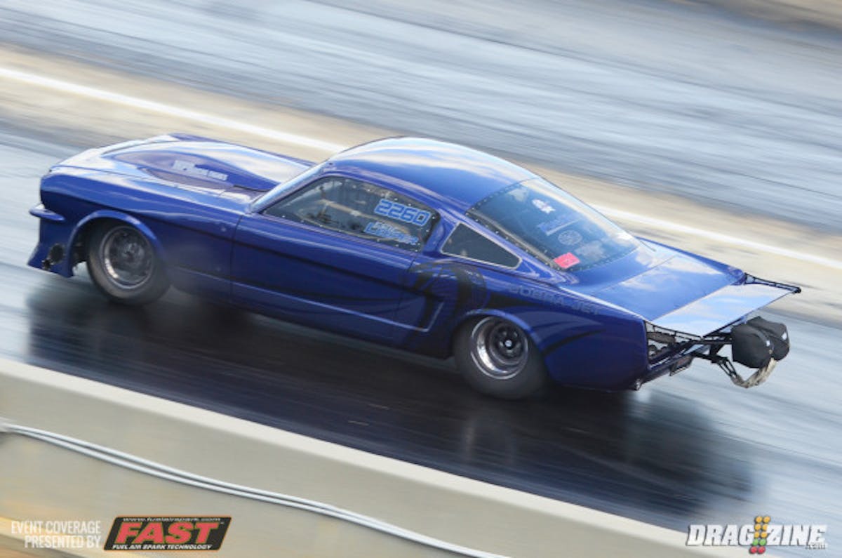 Pro 275 racer Eric Leeper has struggled with trans issues this weekend. Certainly one of the best looking cars on the property.