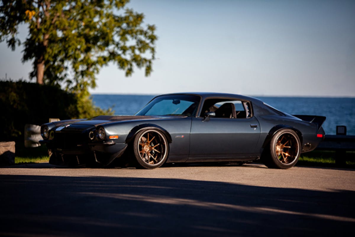 cyrious-garage-world-war-z-camaro-31