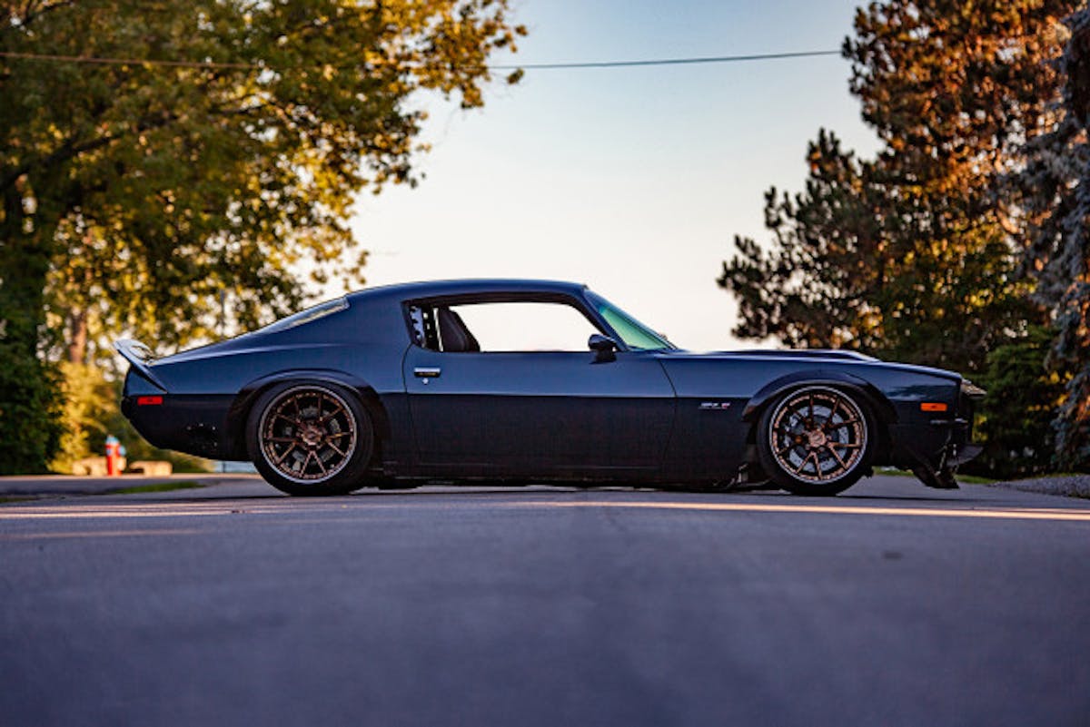 cyrious-garage-world-war-z-camaro-45