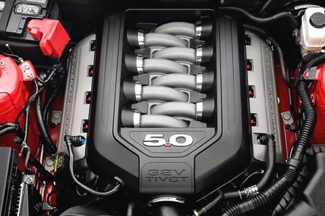 2011_ford_mustang_gt_engine_614x345kn