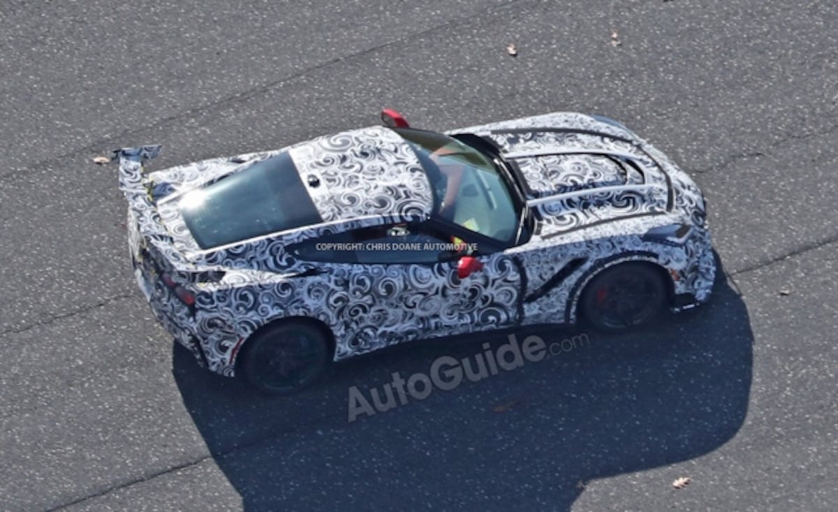 Chevy-Corvette-ZR1-Spied-14