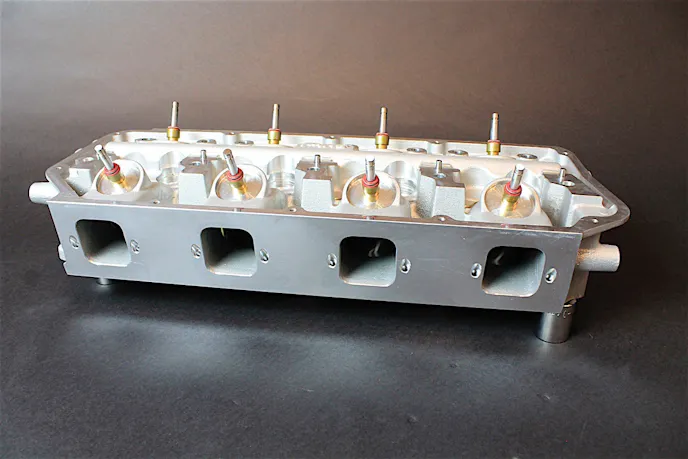 EdelbrockHemiHeads-026