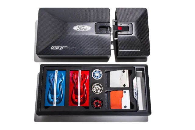 Future Ford GT owners get a special assist in selecting those special options for their new supercars—the Ford GT Ordering Kit. It features color and material samples for all the supercar’s visual choices.