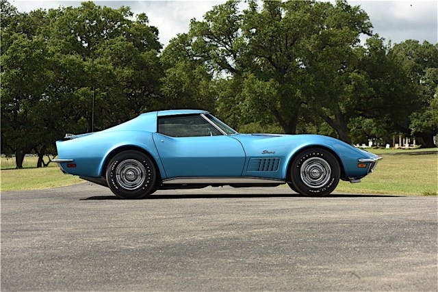 Blue Corvette LT1 Coupe5