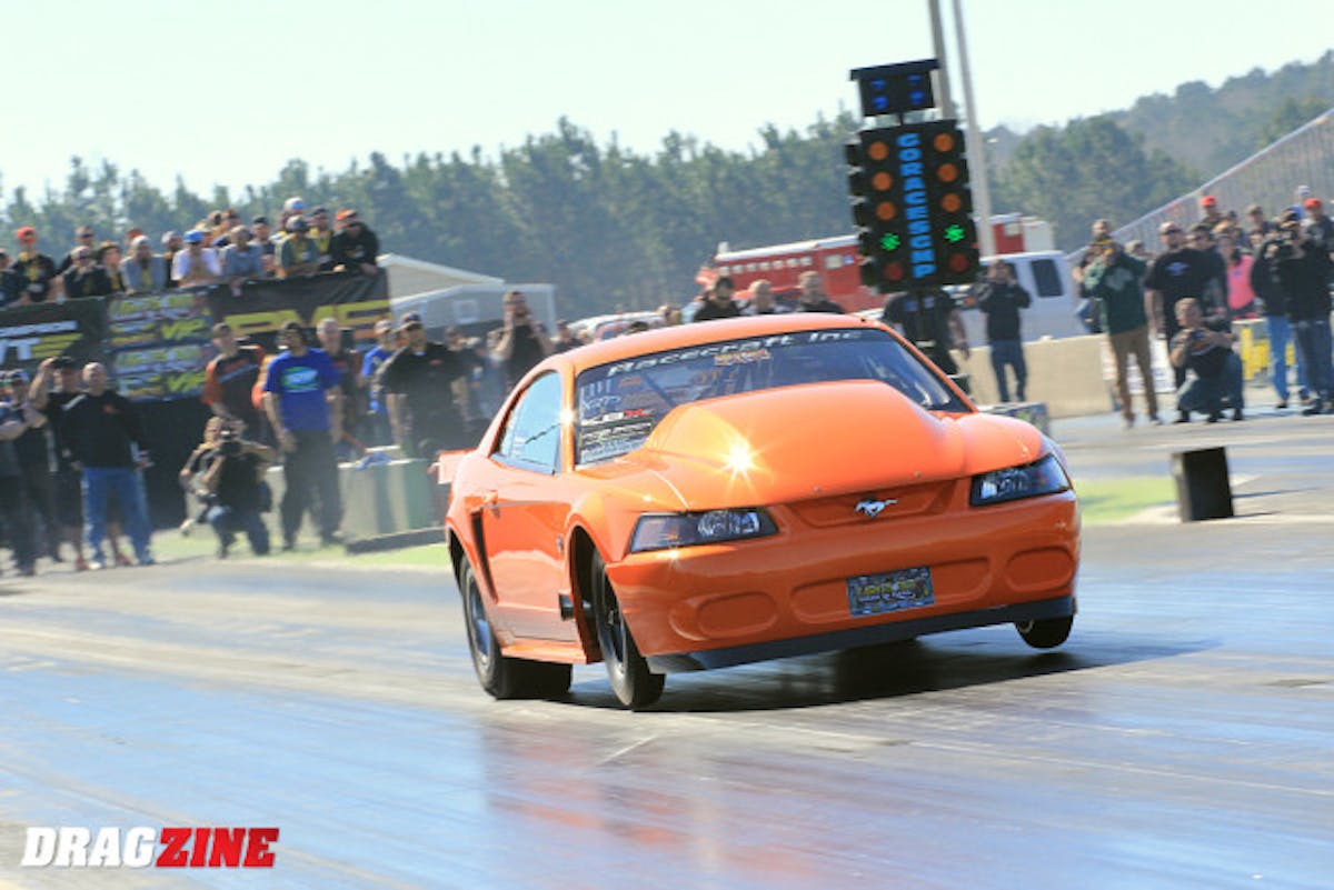 X275 had some action in qualifying with several racers in the 4.30's. Here Dean Marinas scored a 4.30 at 162.