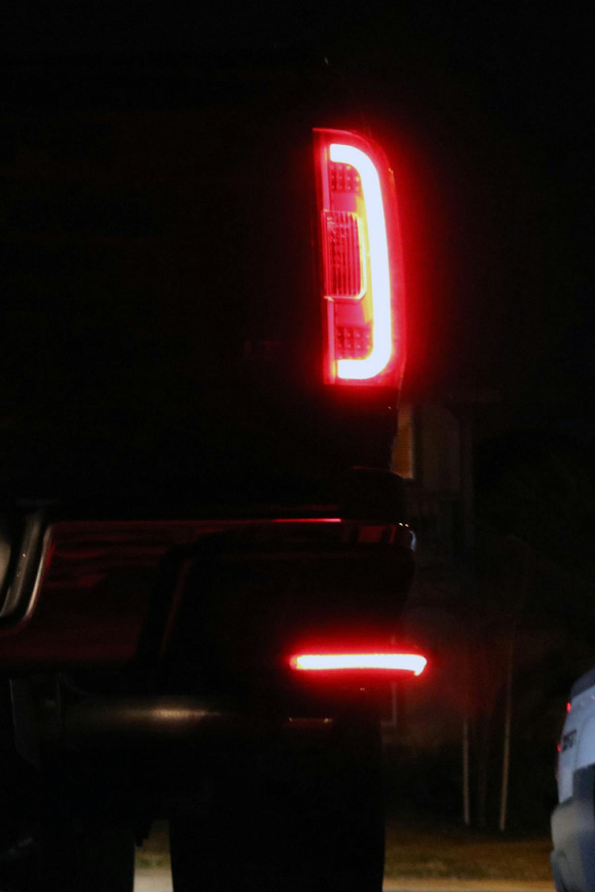 008-anzo-chevy-colorado-step-light-install