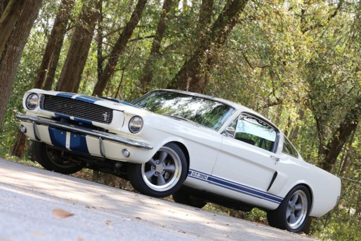 A sharp 1966 Shelby GT350, right? Not quite. This is even better if you want to actually drive it. This is a Revology Cars 1966 Shelby GT350, which is upgraded with a modern Coyote powertrain and lots of modern technologies.