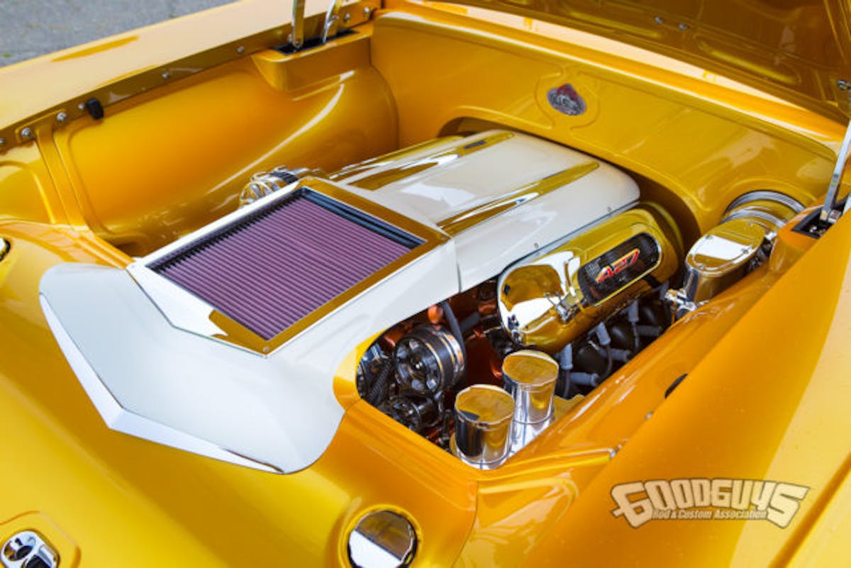 Showmad-04-2-2--engine compartment