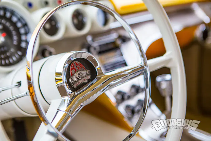 Showmad-06-2-2-steering wheel