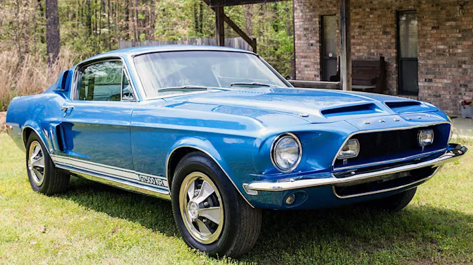 Images courtesy of Mecum Auctions.