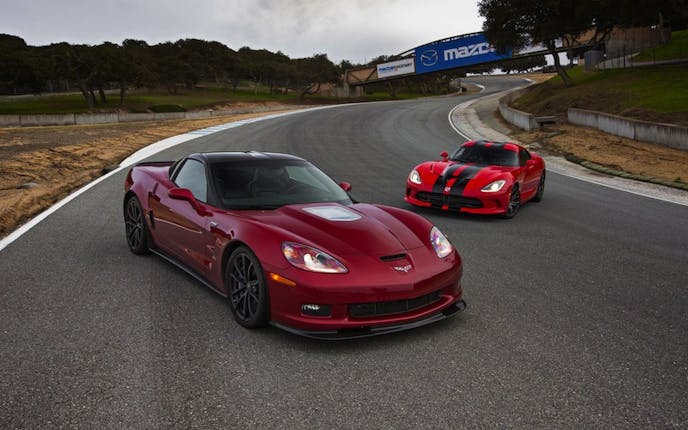 2013-Chevrolet-Corvette-ZR1-2013-SRT-Viper-GTS-front-parked