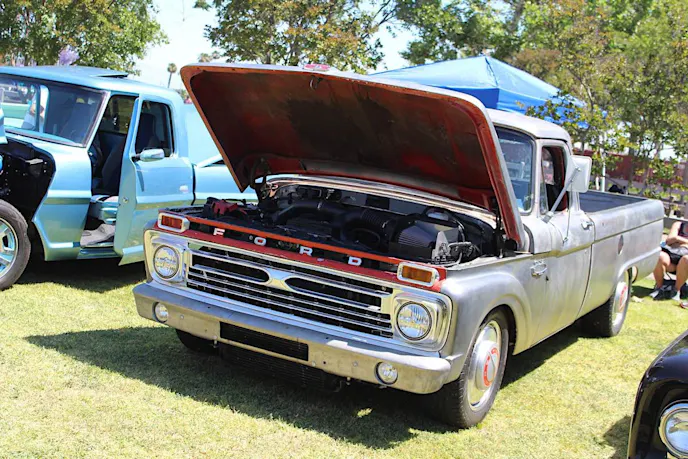 Randy Honkala and his wife came all the way from Cave Creek, Arizona, to participate in the show this year (more info on their truck below).