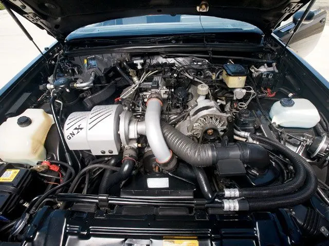 0809gmhtp_02_z+1987_buick_regal_gnx+engine_bay