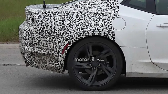 2019-chevy-camaro-lineup-spied (20)