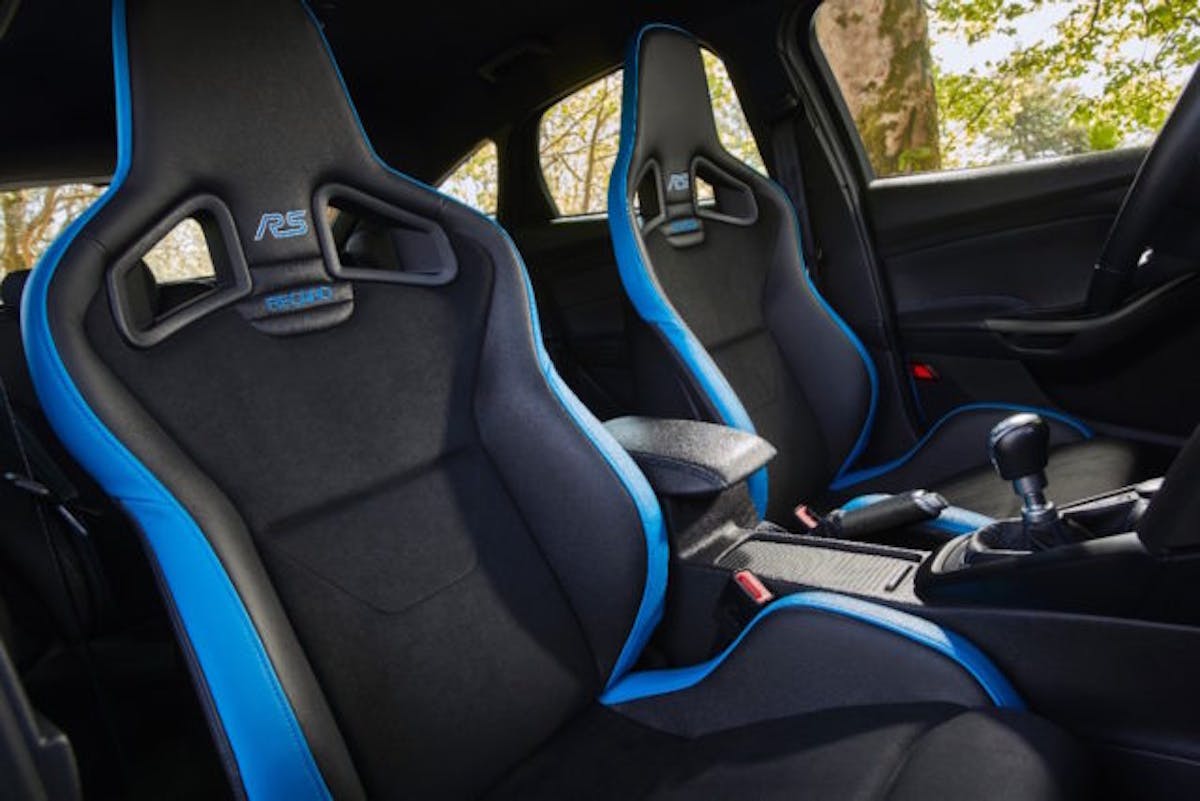 The Focus RS Option Pack features many of the same features as the North American, but it is only available in Nitrous Blue. And, its Recaro seats feature matching leather accents.