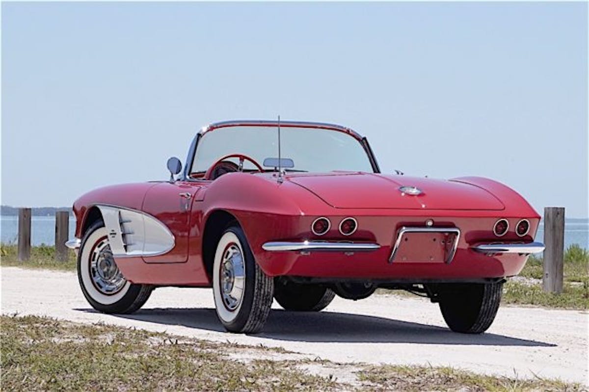Lot 731 1961 red and white Corvette2