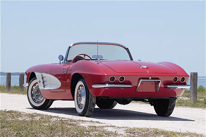 Lot 731 1961 red and white Corvette2