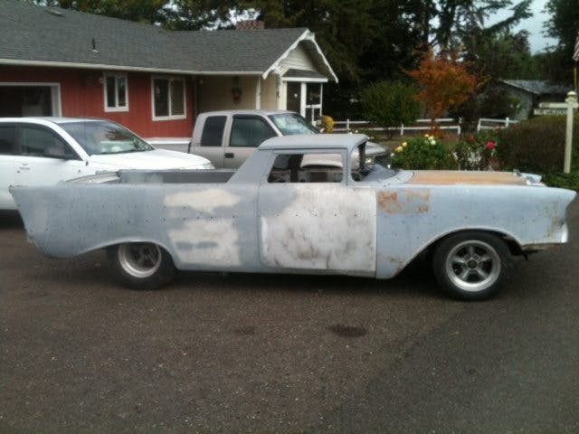 The four-door sized front doors definitely match the profile of an El-Camino better than a longer door from a two-door wagon.