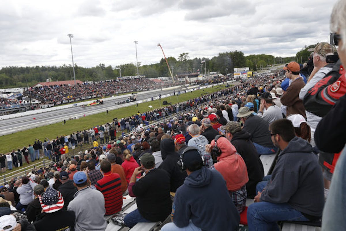 135-SelloutCrowd-Saturday-Epping