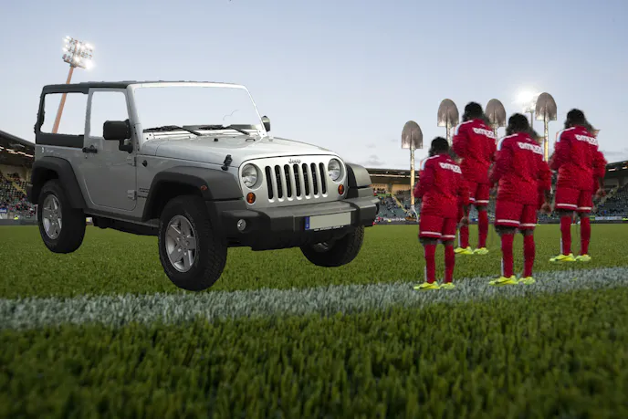 A super-smart Jeep versus shovel-toting dudes... let's see what happens!