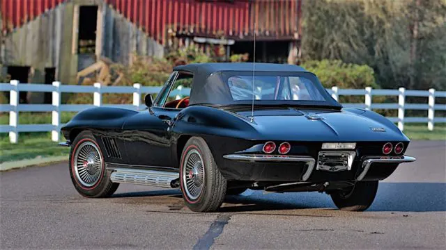 LOT S115 1967 Corvette8
