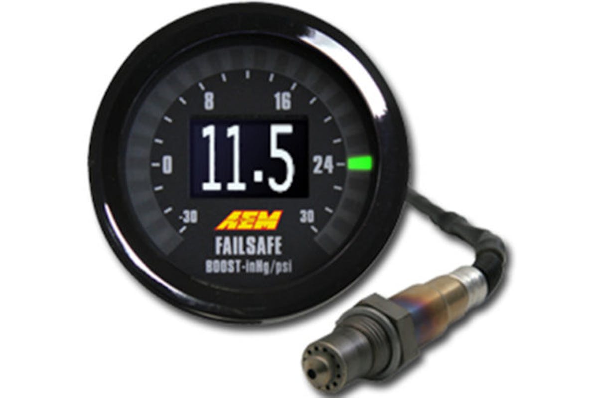 The gauge face features 24 three-color LEDs and an OLED display with dimming adjustability. Six different faceplates are included so users can choose the gauge face that works best with the primary function they prefer for the sweeping LEDs, choosing between black faceplates that display AFR, vacuum, boost, Lambda. White faceplates for AFR and vacuum/boost are also included.