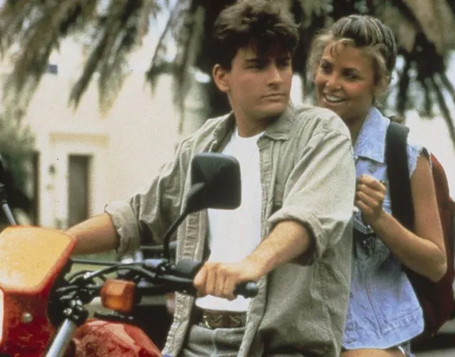 Jake Kesey (Charlie Sheen) and Keri Johnson (Sherilyn Fenn).