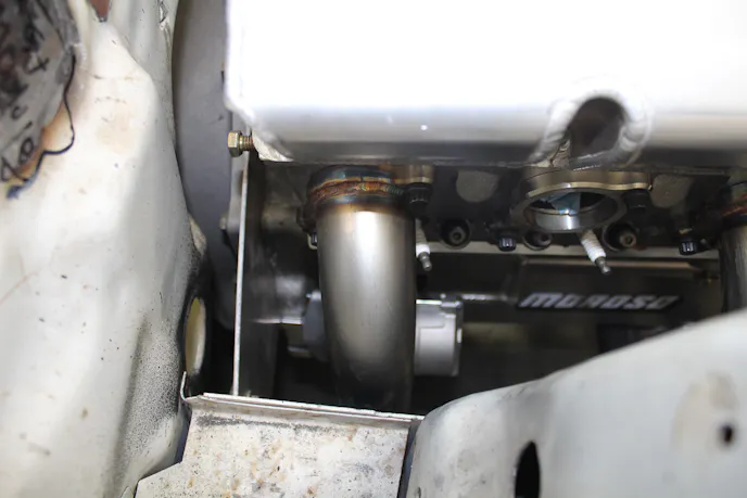 Header flanges are from Schoenfeld and are CNC-machined 5/16-inch thick.