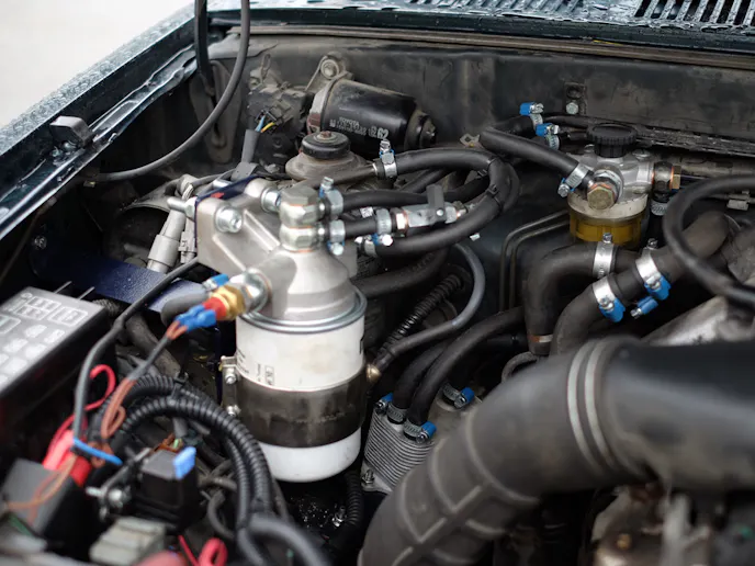 Reddit user simenfiber was running on a single-tank, single-fuel setup. Others were saying this was a bad idea, as running on strictly biodiesel would eventually gum up the fueling system.