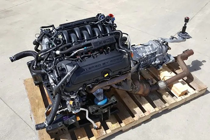This eBay listing includes this 2016 Shelby GT350 5.2L Voodoo flat crank Ford Mustang engine and six-speed TR-3160 transmission.