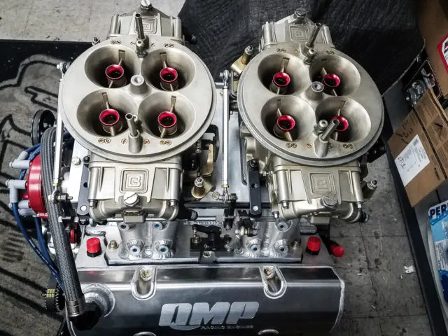 Doal Braswell carbs supply enough fuel to achieve nearly 940 naturally-aspirated horsepower from only 406 cubic inches. 