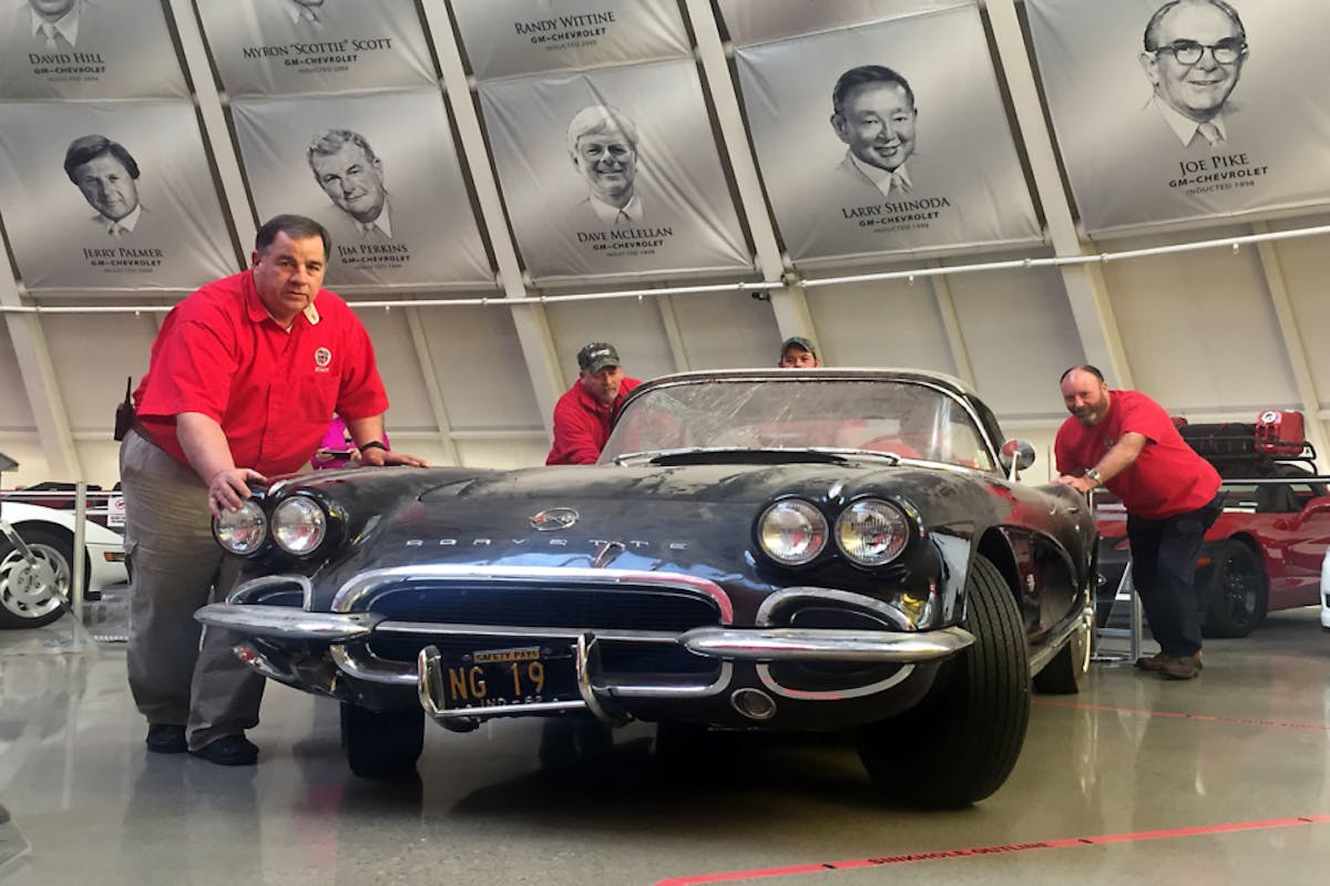 1962-Corvette-ncm-sinkhole