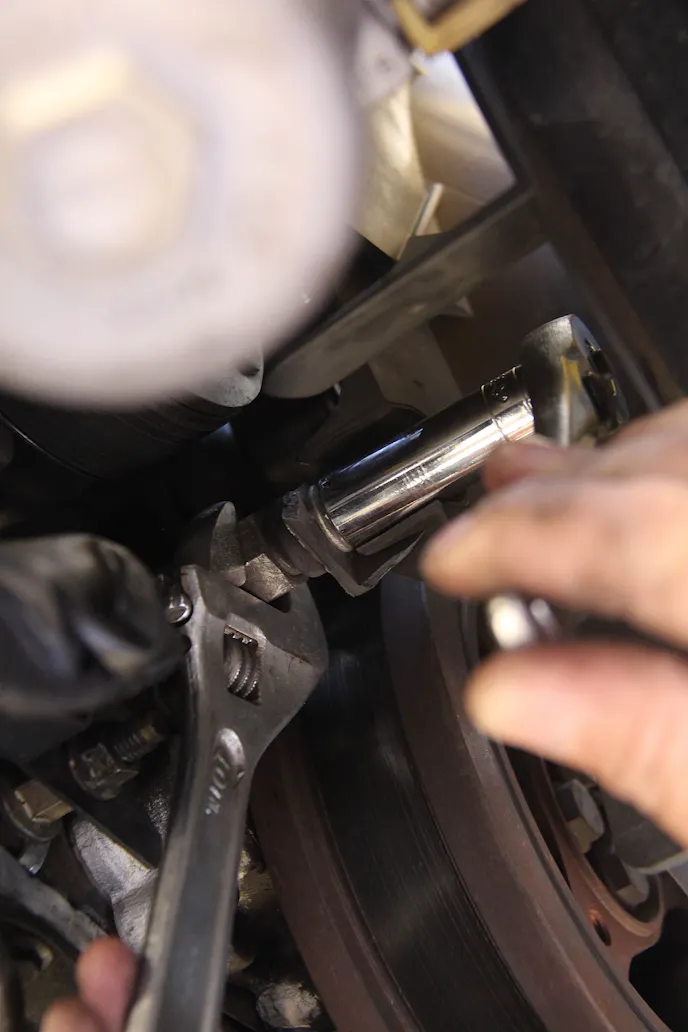 image of lower fan shroud mount