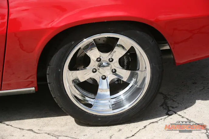 Chevrolet Camaro Z28 tires