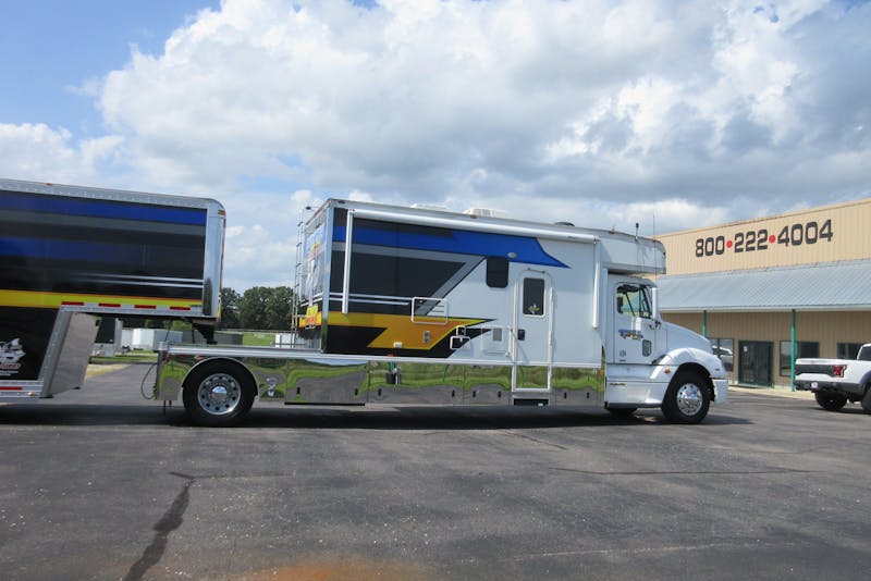 Rig Of The Month: Low-Mile, Like-New 2007 Haulmark Toterhome