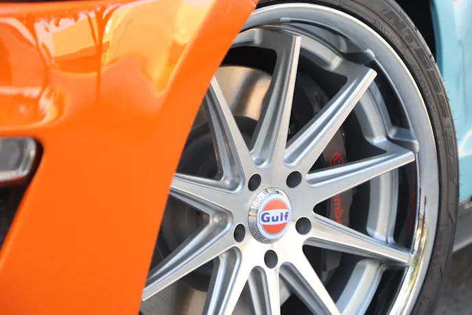 Completing the Gulf Steeda Q850’s modern-retro theme is a set of Rohana RC10 wheels. Measuring 20x8 inches in front and 20x11 inches out back, these wheels are wrapped in Nitto NT01 rubber.