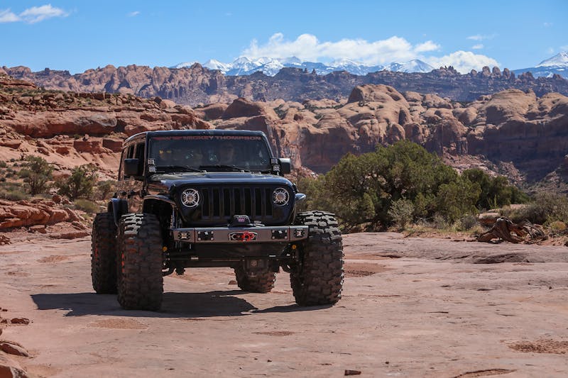Rockstar Garage Conquers Moab Easter Jeep Safari - Cliff Hanger