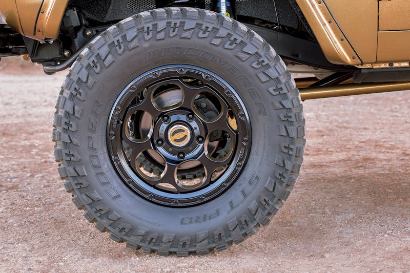 Coyote V8 Powered 1976 Ford Bronco Built By JRW Rods & Customs